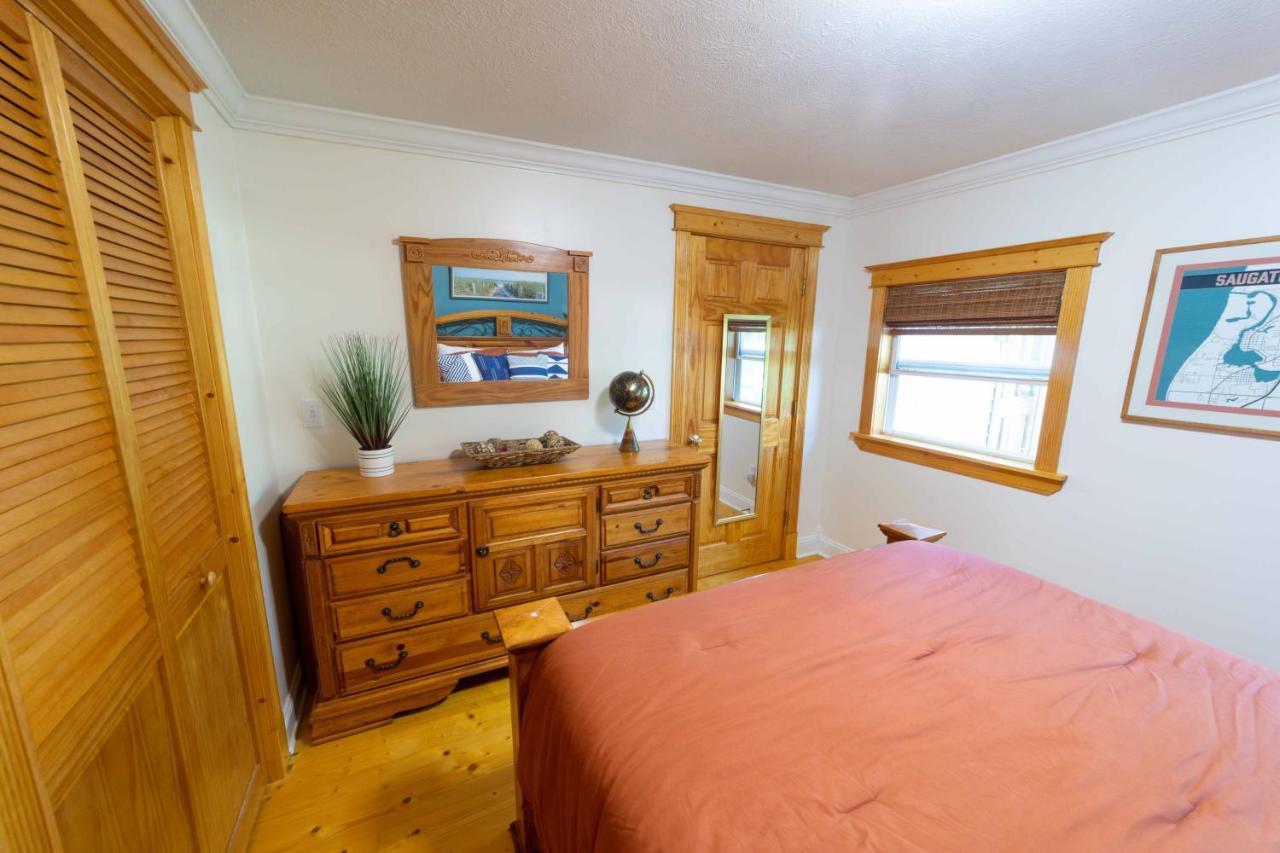 The Charming Glenn Cottage! Walk To Lake Michigan! Fennville Esterno foto