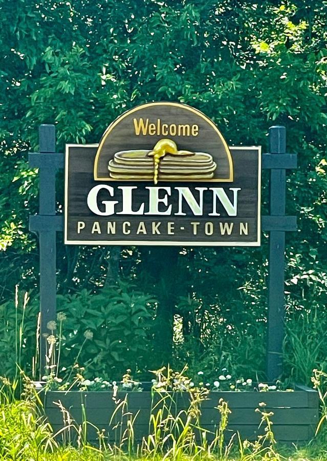The Charming Glenn Cottage! Walk To Lake Michigan! Fennville Esterno foto
