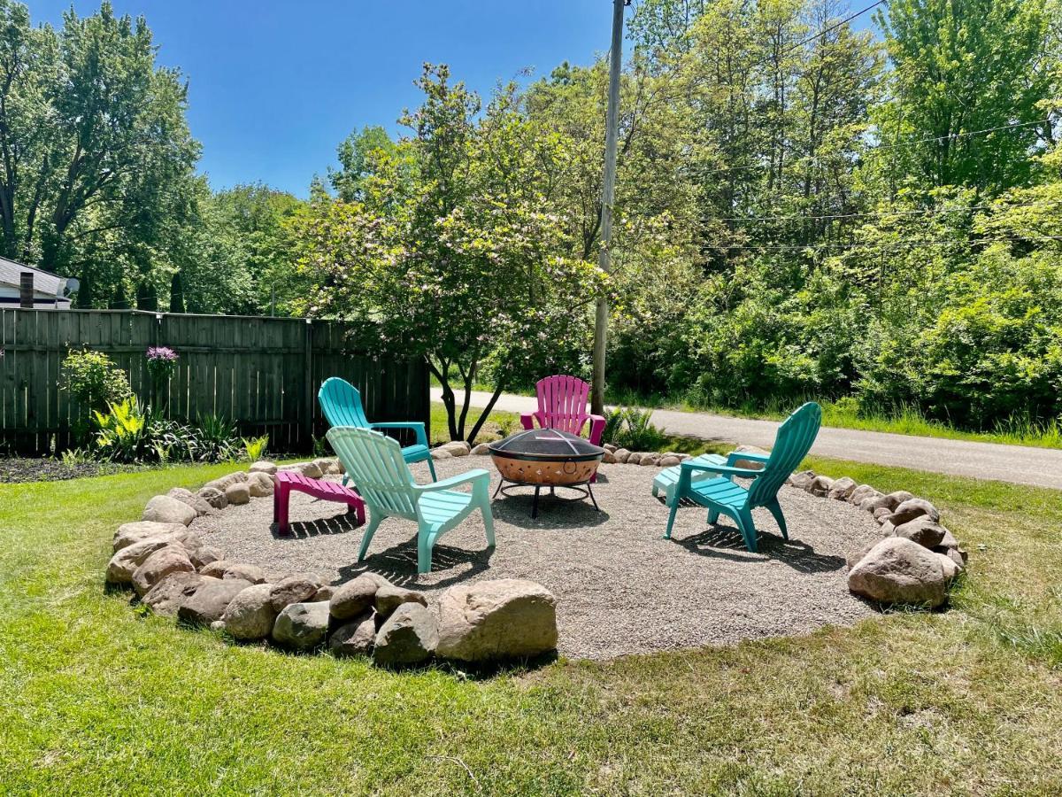 The Charming Glenn Cottage! Walk To Lake Michigan! Fennville Esterno foto