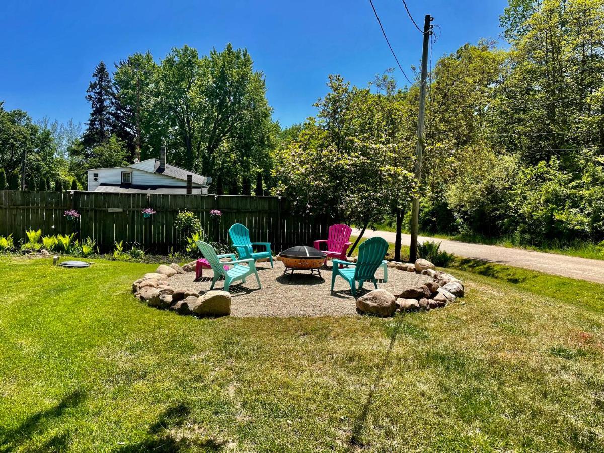 The Charming Glenn Cottage! Walk To Lake Michigan! Fennville Esterno foto